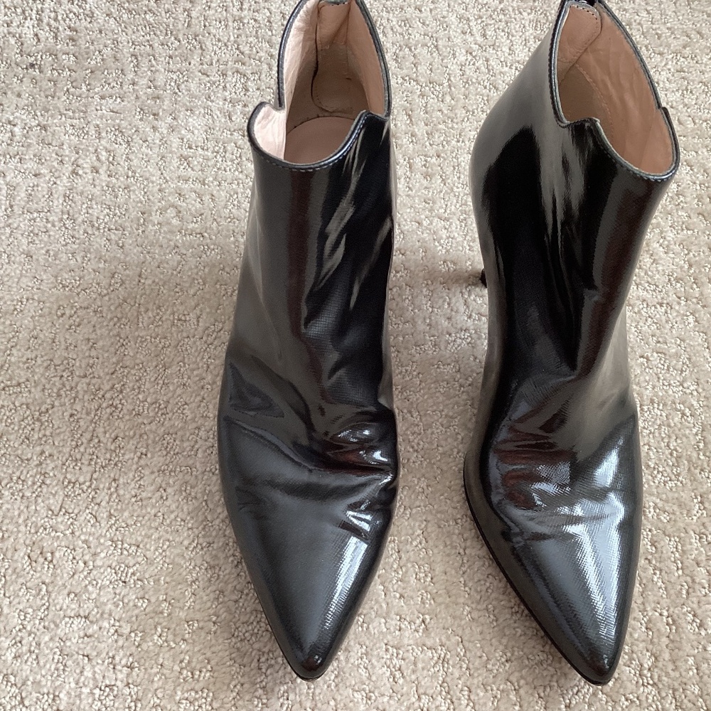 Aquatalia by Marvin, Made in Italy, Gray Patent Leather Booties Size 6.5